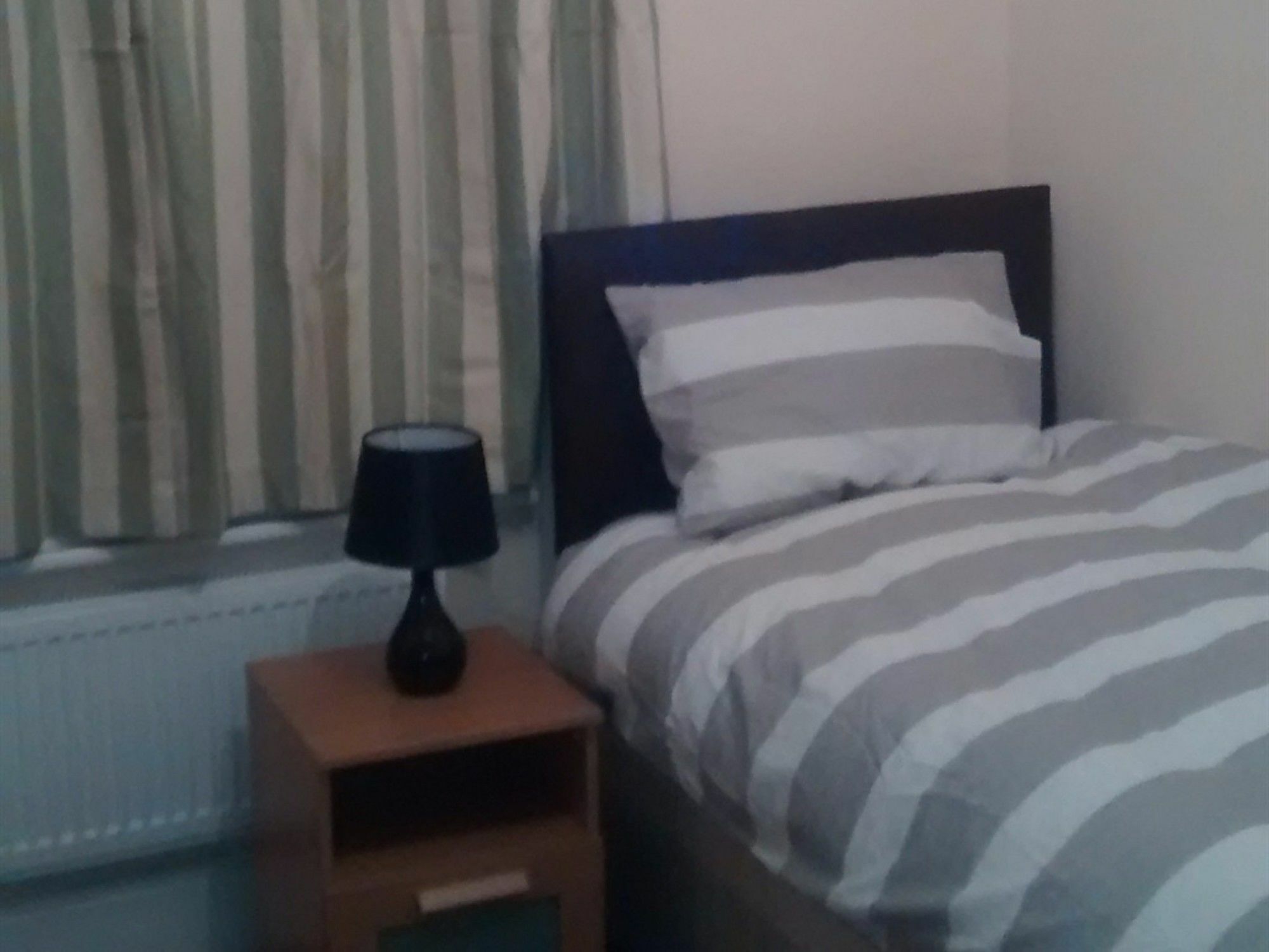 Acton Lodge Guest House Londra Esterno foto